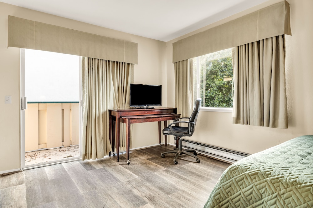 Deluxe Room, 2 Queen Beds