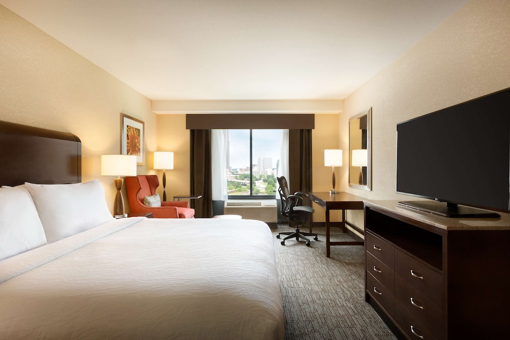 Junior Suite, 1 King Bed - Photo 3