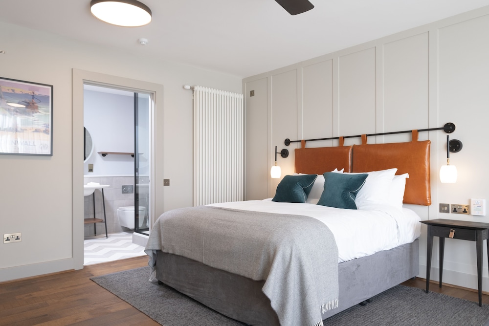 Deluxe View Room - Photo 3