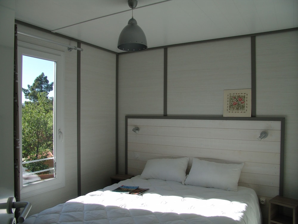 Chalet, 3 Bedrooms (Prestige) photo 1