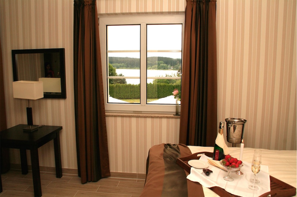 Standard Double Room, Lake View photo 3