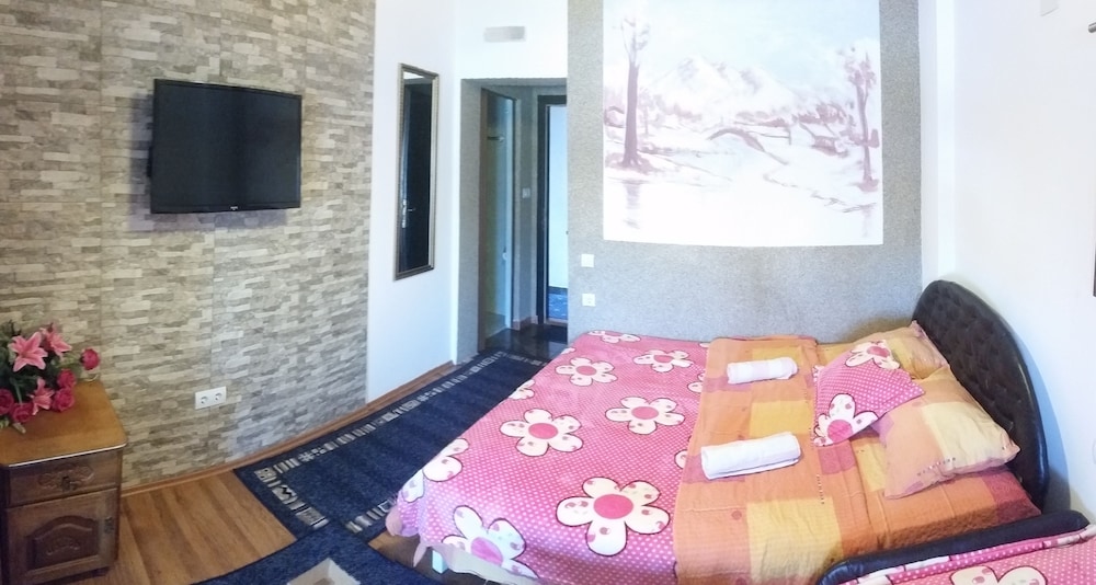 Design Triple Room, Kitchenette, Mountain View