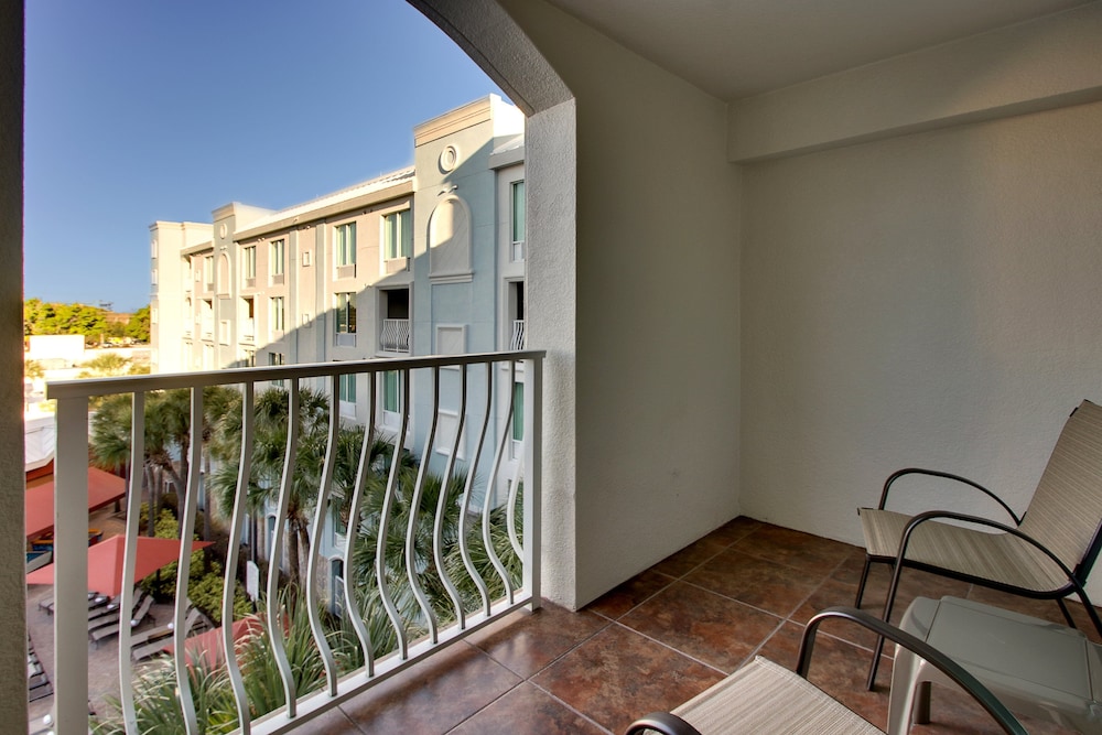 Suite, 1 Bedroom, Balcony, Pool View