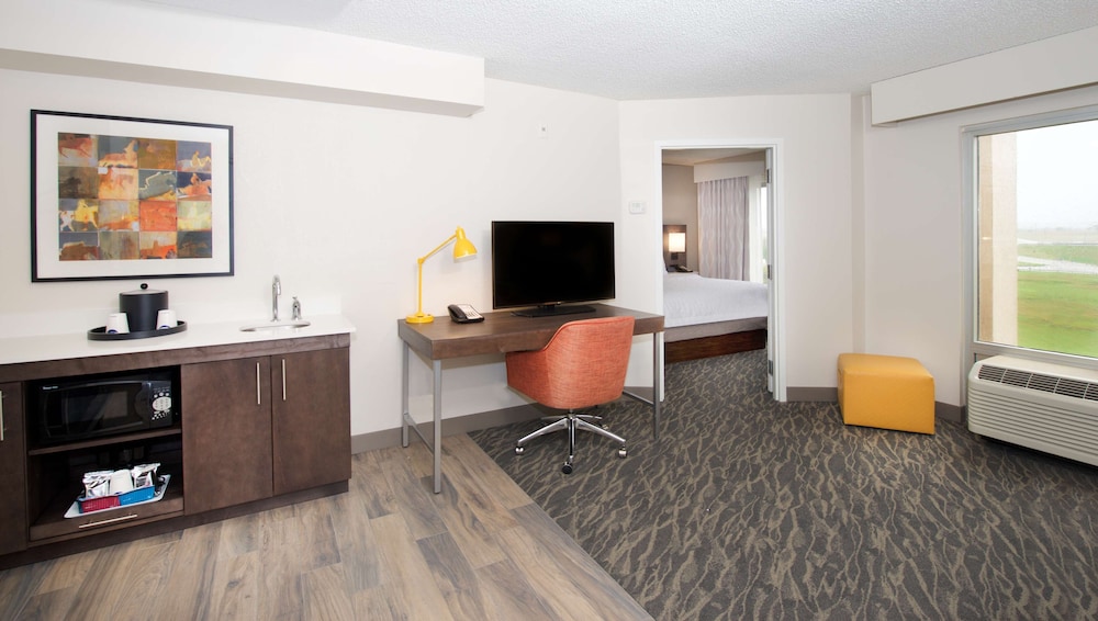 1 King Suite Non-Smoking - Photo 3