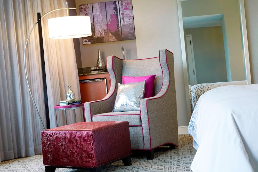 Executive Room, 1 King Bed - Photo 3