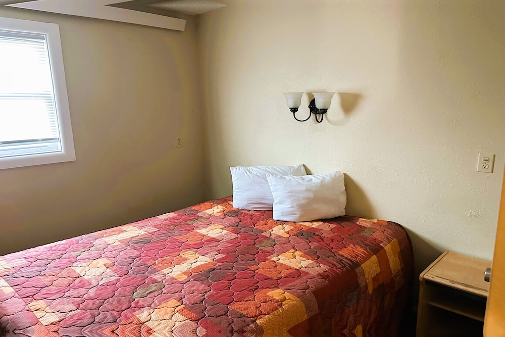 Room, 2 Double Beds, Kitchenette photo 1