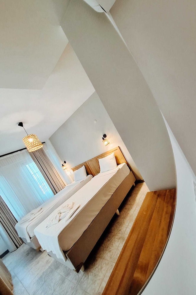 Basic Twin Room photo 2
