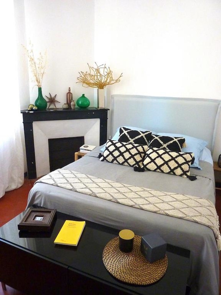 Deluxe Double Room - Photo 10