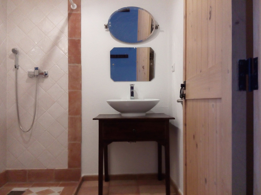 Deluxe Twin Room photo 3