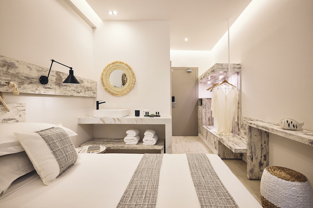 Double Room with Side Sea View photo 1