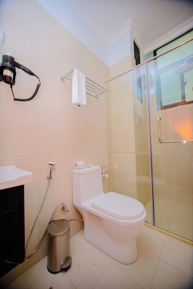 Junior Suite, 1 Queen Bed, Non Smoking - Photo 4