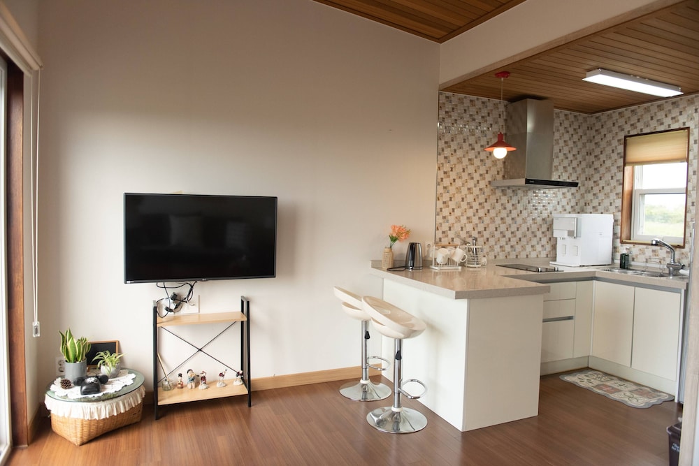Superior Duplex, 1 Bedroom, Ocean View (GingYi) photo 2