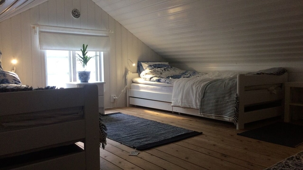 House, 2 Bedrooms photo 1