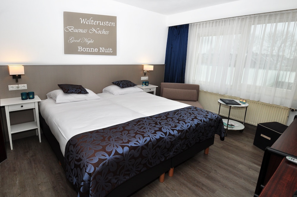 Deluxe Triple Room, 3 Twin Beds - Photo 7