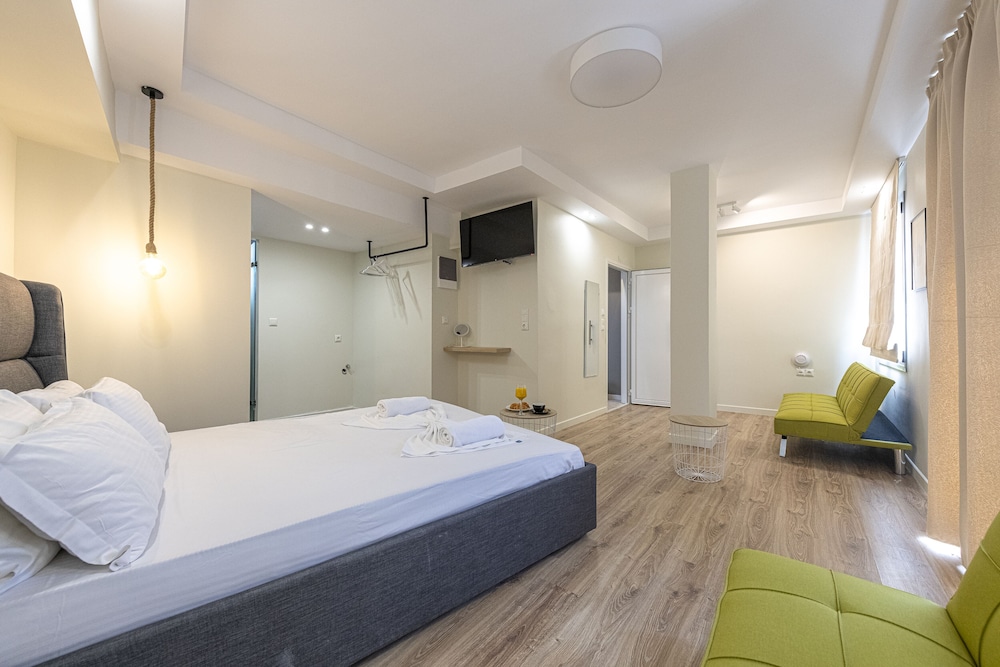 Panoramic Quadruple Room photo 1