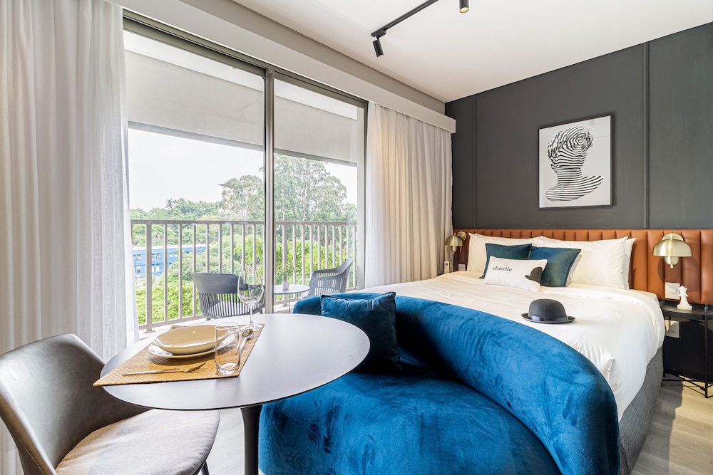 Superior Studio, 1 Double Bed, Patio thumbnail 6