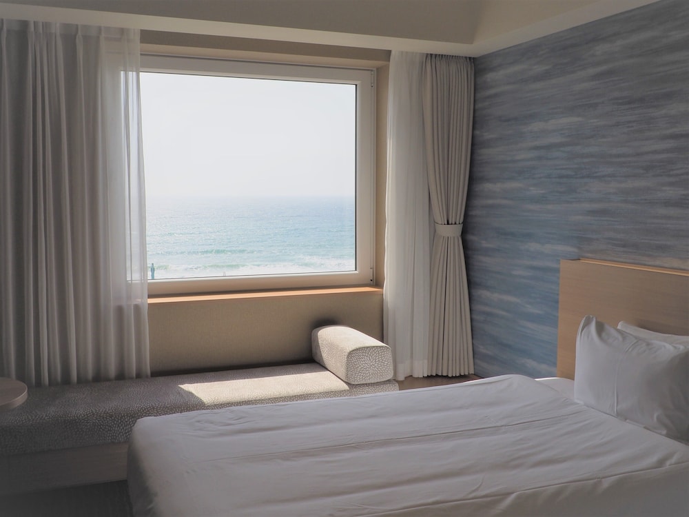 Standard Twin Room, 2 Bedrooms, Non Smoking, Oceanfront (On a High Floor) - Photo 8