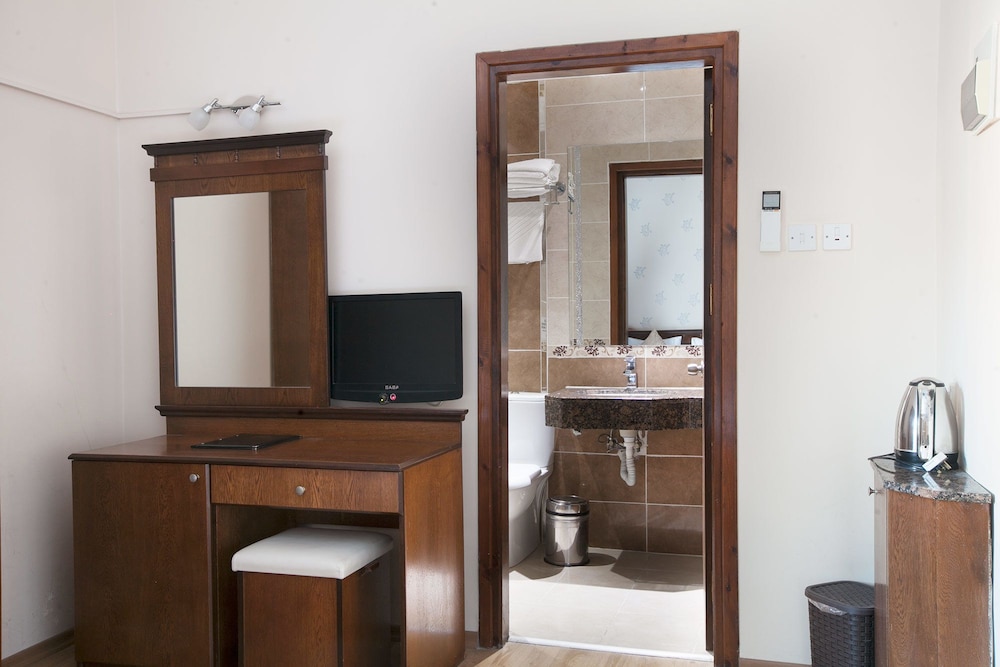 Standard Double Room - Photo 3