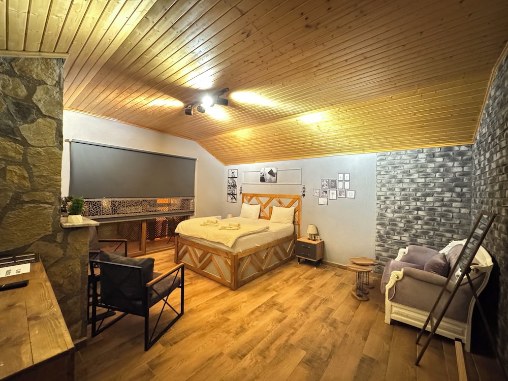 206 - Deluxe Somineli Balkon Dag Manzarali