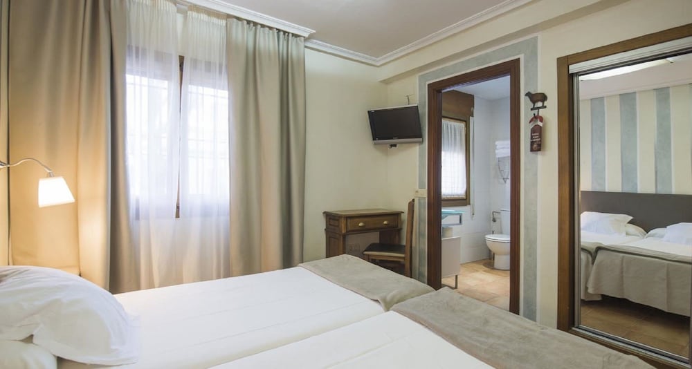 Double Room - Photo 3