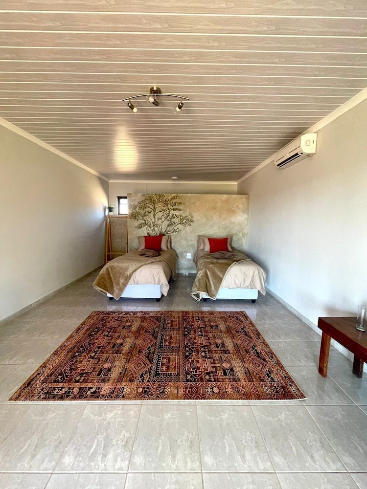 Deluxe Double or Twin Room photo 1
