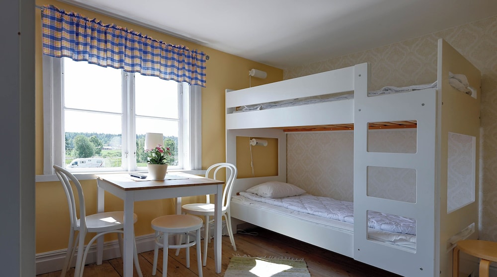 Quadruple Room, Shared Bathroom (3) photo 2