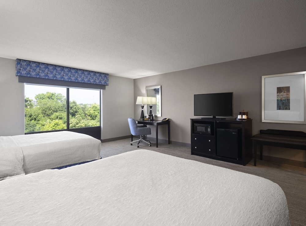 Room, 2 Queen Beds, Accessible, Non Smoking - Photo 1