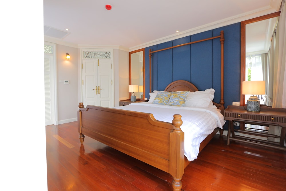 Jacuzzi Suite River View