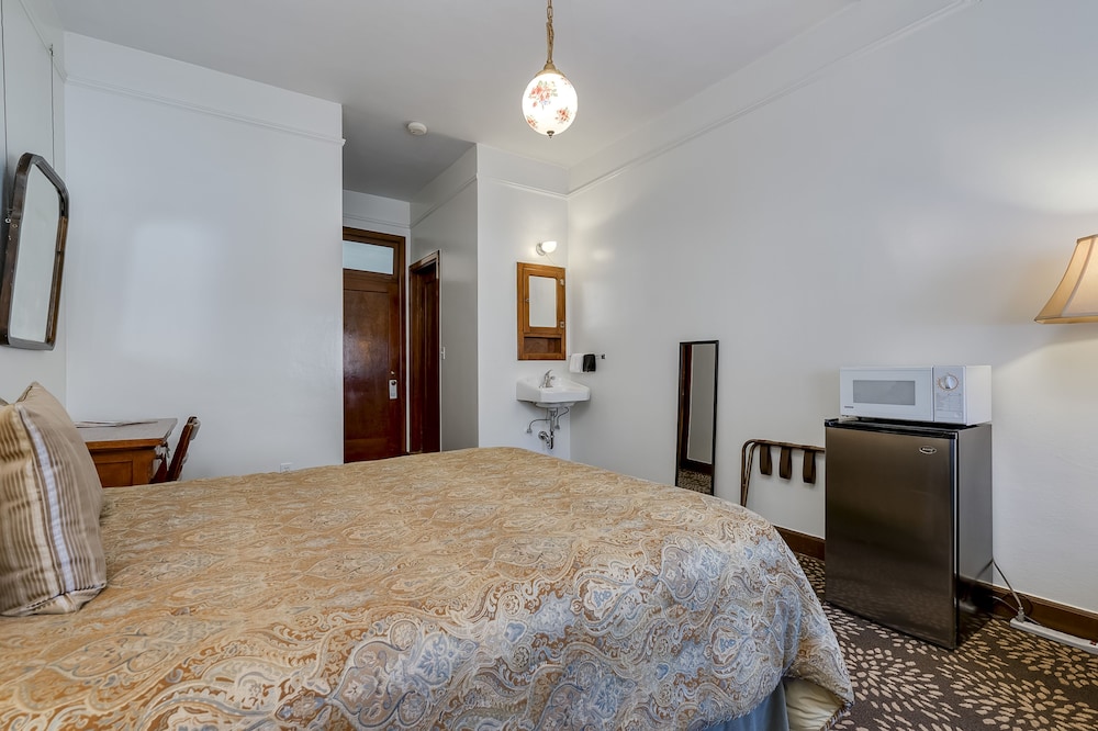 Room, Private Bathroom, Mountain View photo 2