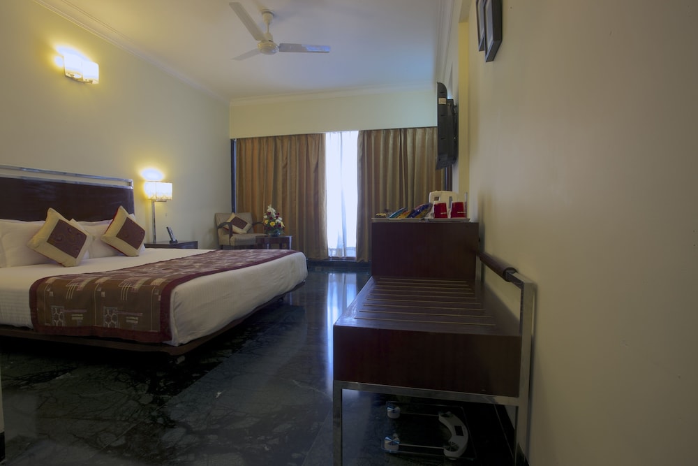 Executive Room - Photo 7