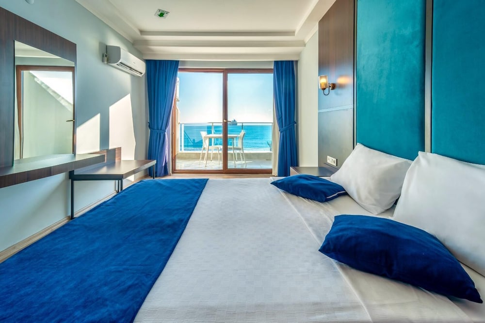 Standard Room with Sea View