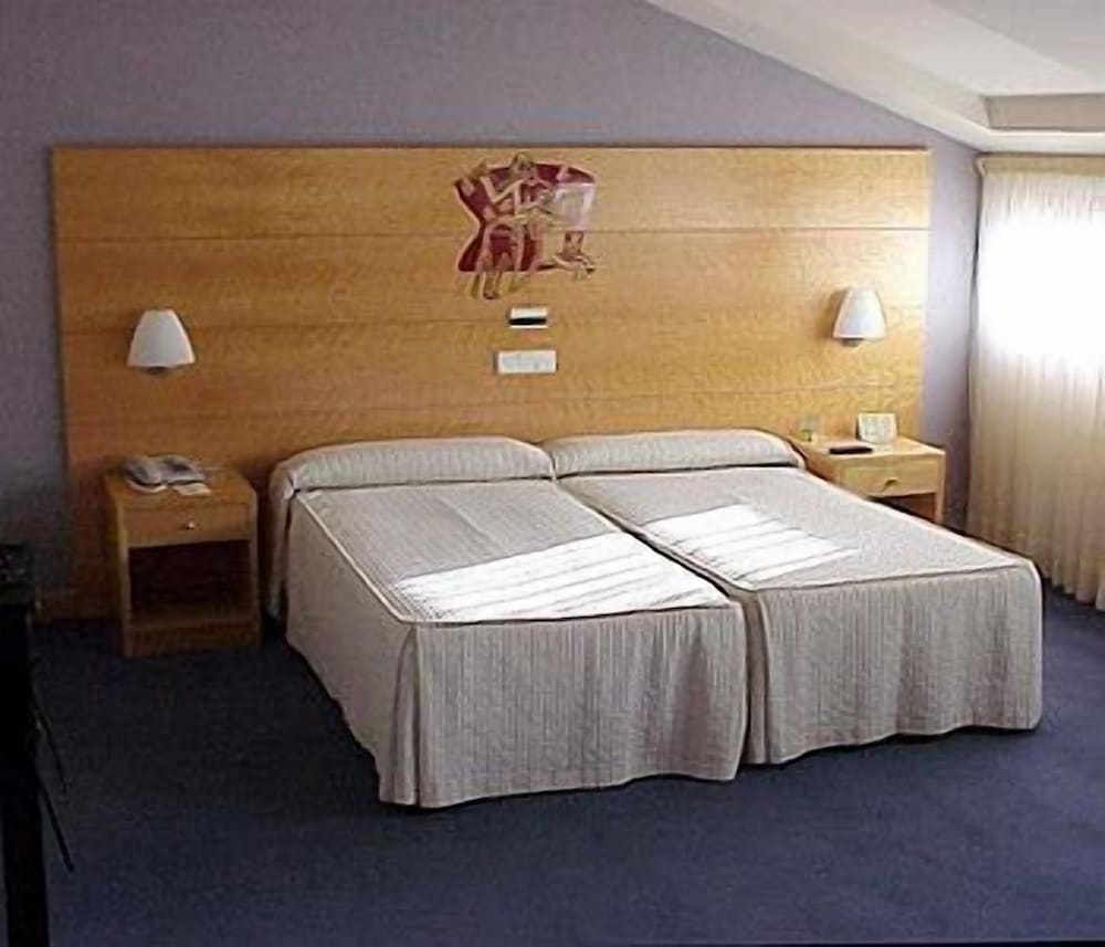 Double Room Single Use - Photo 3