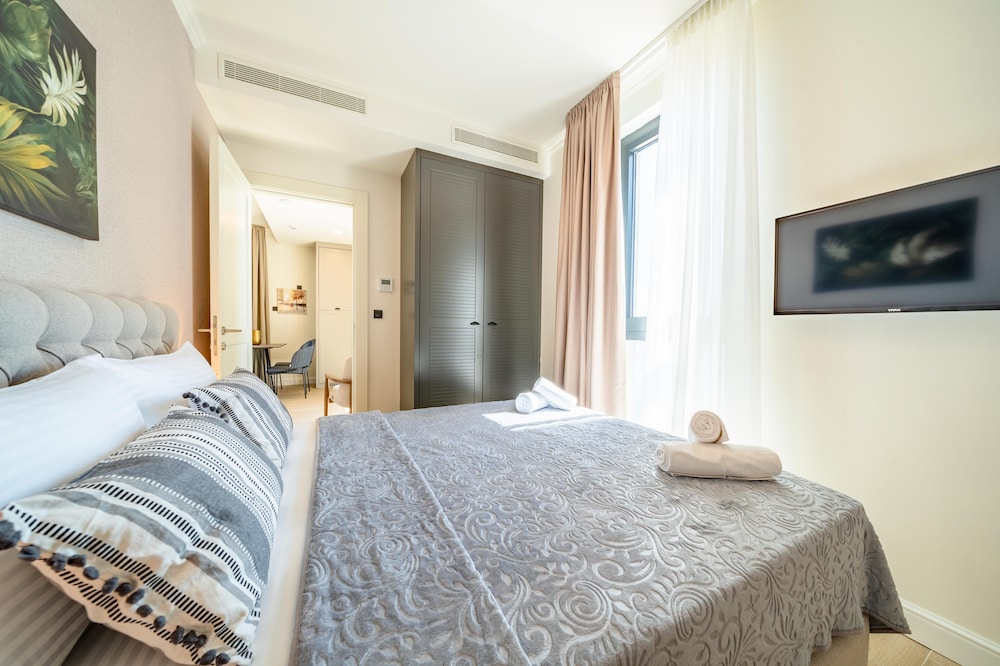 Luxury Suite, 2 Bedrooms, Balcony, Sea View
