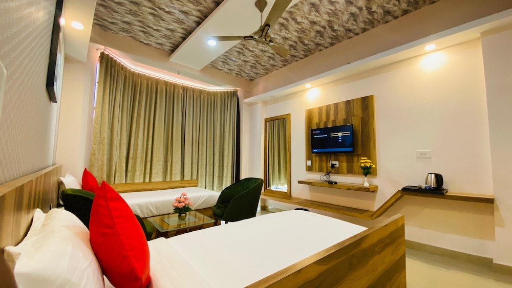 Premium Suite - Photo 3