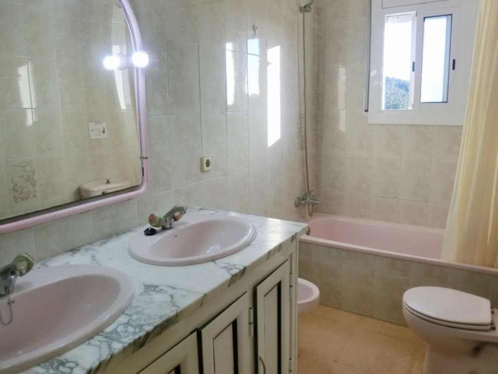 Family Villa, 4 Bedrooms, Pool View photo 3