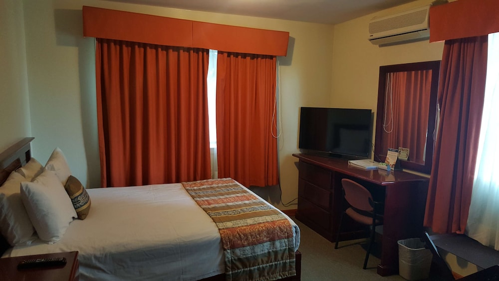 Junior Suite, 2 Queen Beds, Non Smoking photo 1