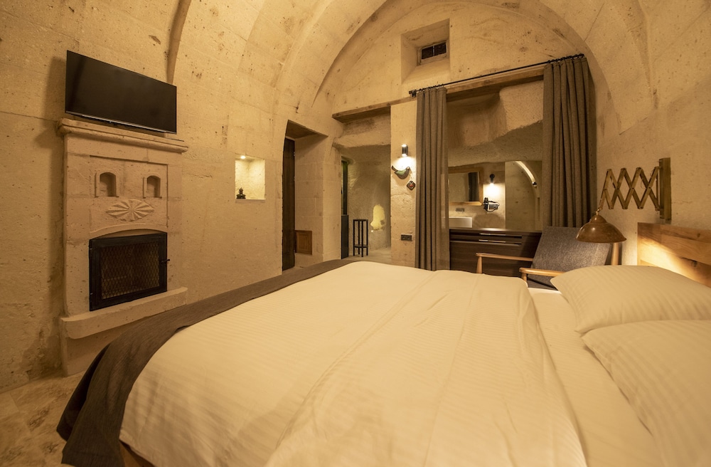 King Suit With Bathtub - Photo 2