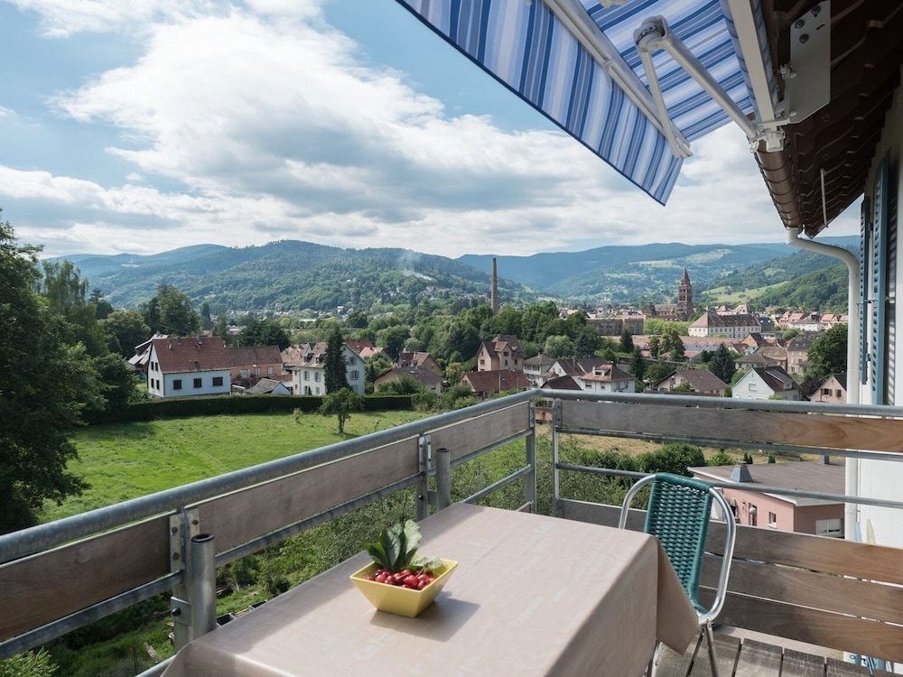Family Apartment, Ensuite, Mountain View (2ème Étage - Terrasse) photo 2