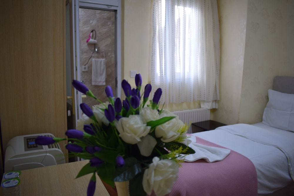 Standard Triple Room, 1 Bedroom, City View photo 3