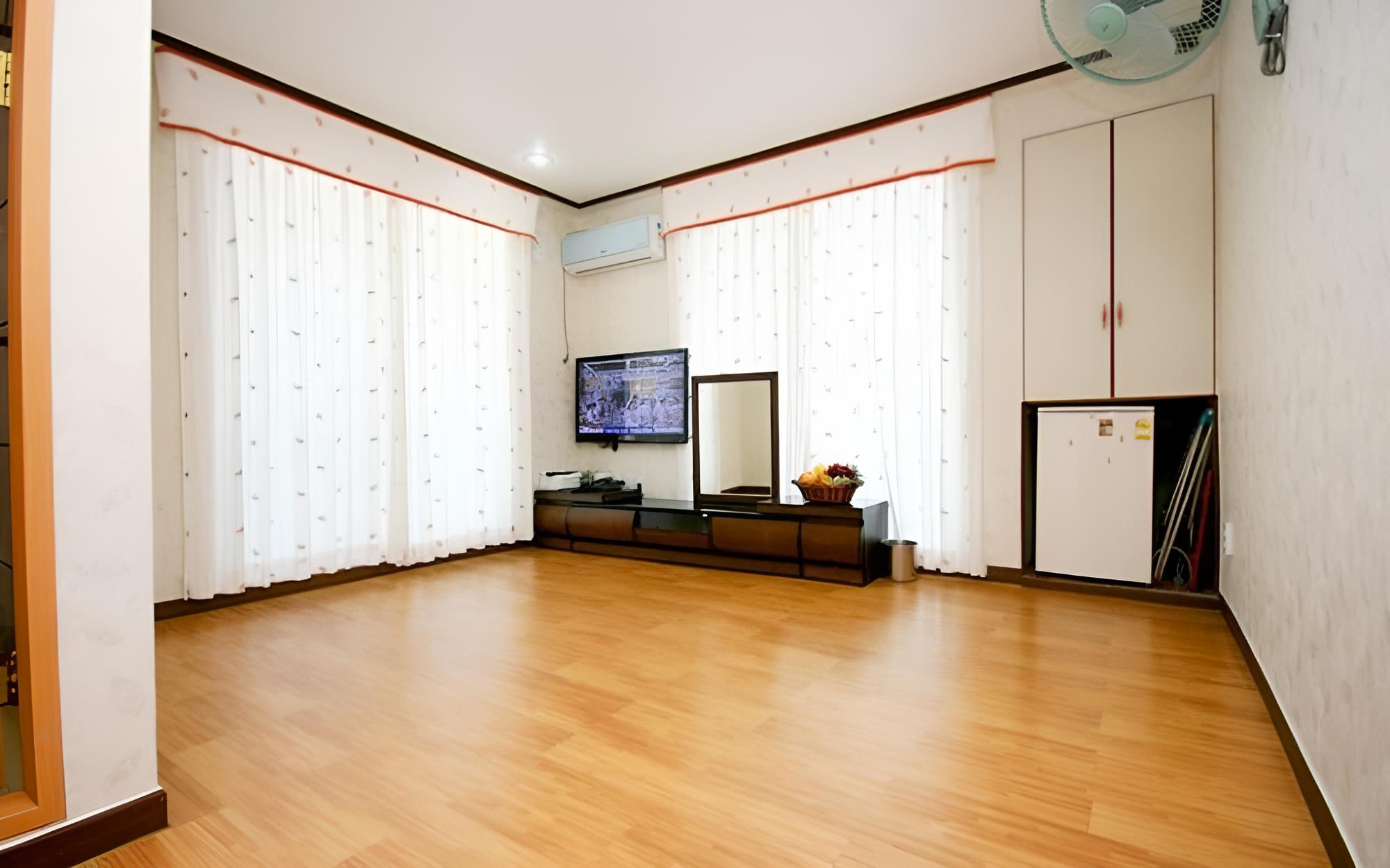 Room (Ondol A2)