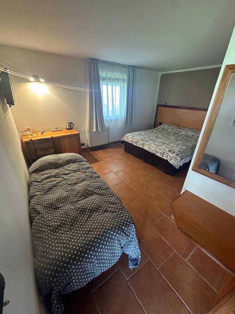 Classic Triple Room, Patio