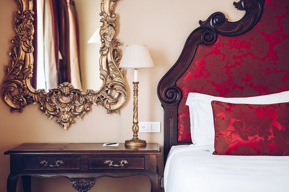 Deluxe Suite - Photo 5