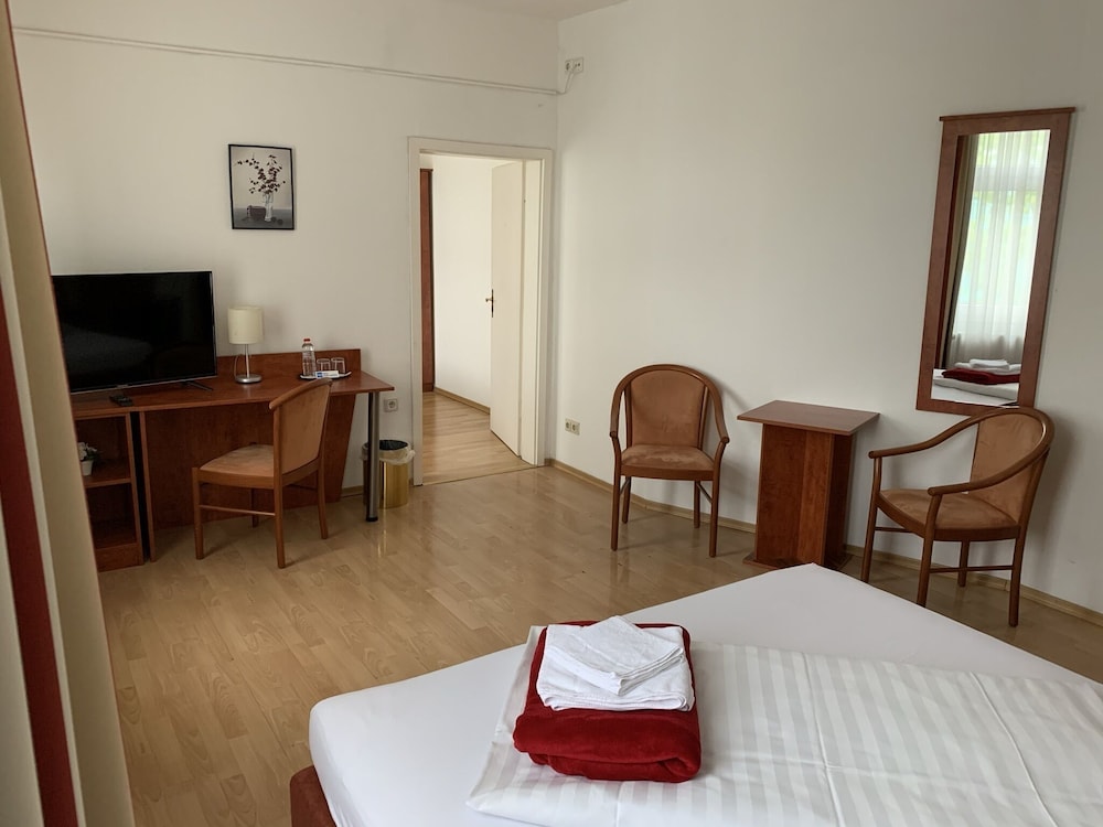 Comfort Triple Room, 2 Bedrooms, Non Smoking photo 3