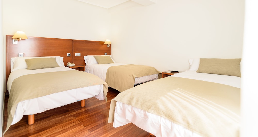 Triple Room, Multiple Beds