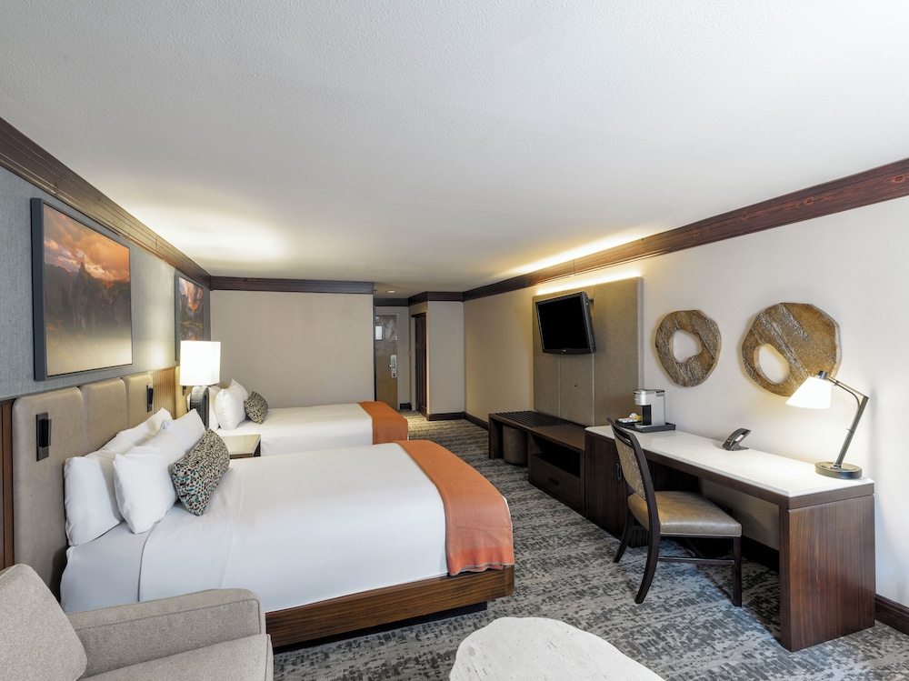 Deluxe Room, 2 Queen Beds (Oversize) photo 2