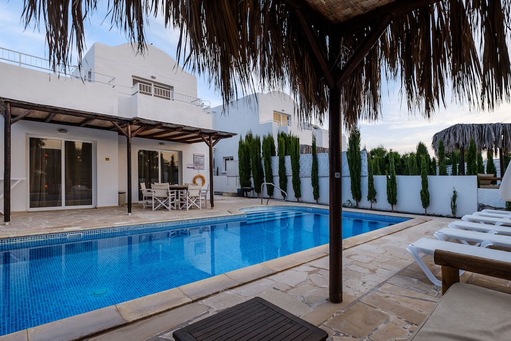 Villa, 3 Bedrooms, Garden View photo 2