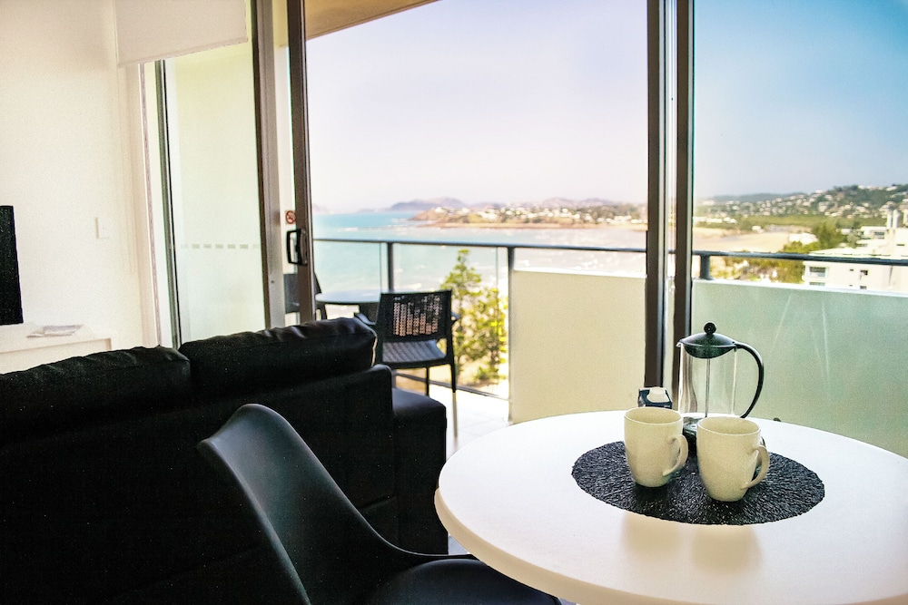 1 Bedroom Apartment with Bath, Water Views photo 3