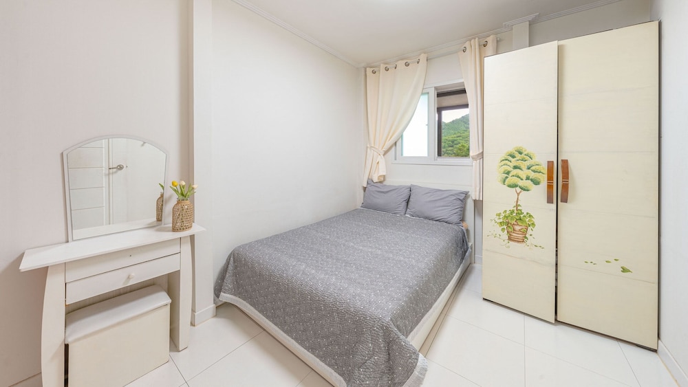 Basic Room, 1 Bedroom (geurinbi) photo 2