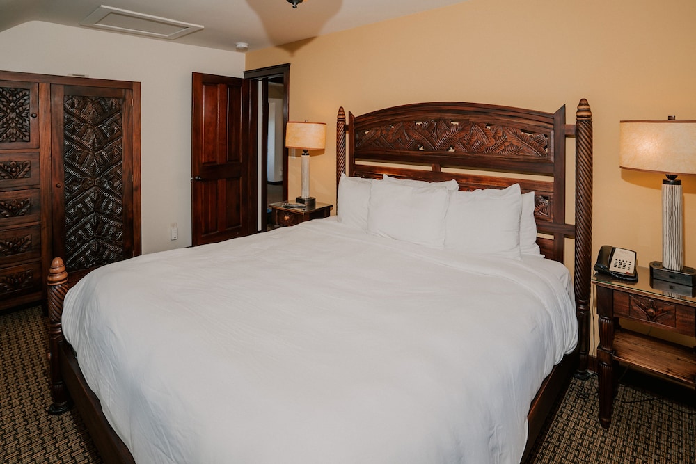 Deluxe Room, Multiple Beds, Ocean View - Photo 2