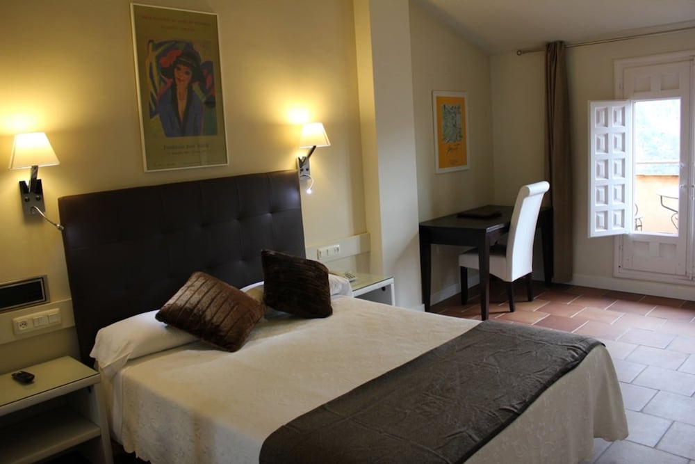 Double or Twin Room, Mountain View - Photo 6